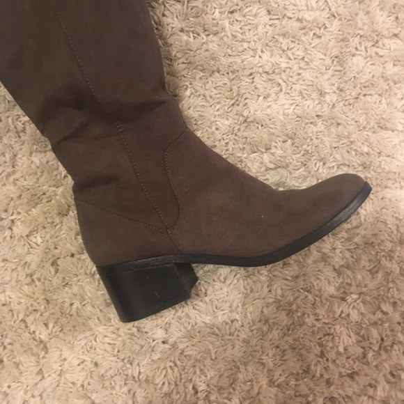 Olive over the knee boots - Picture 3 of 4